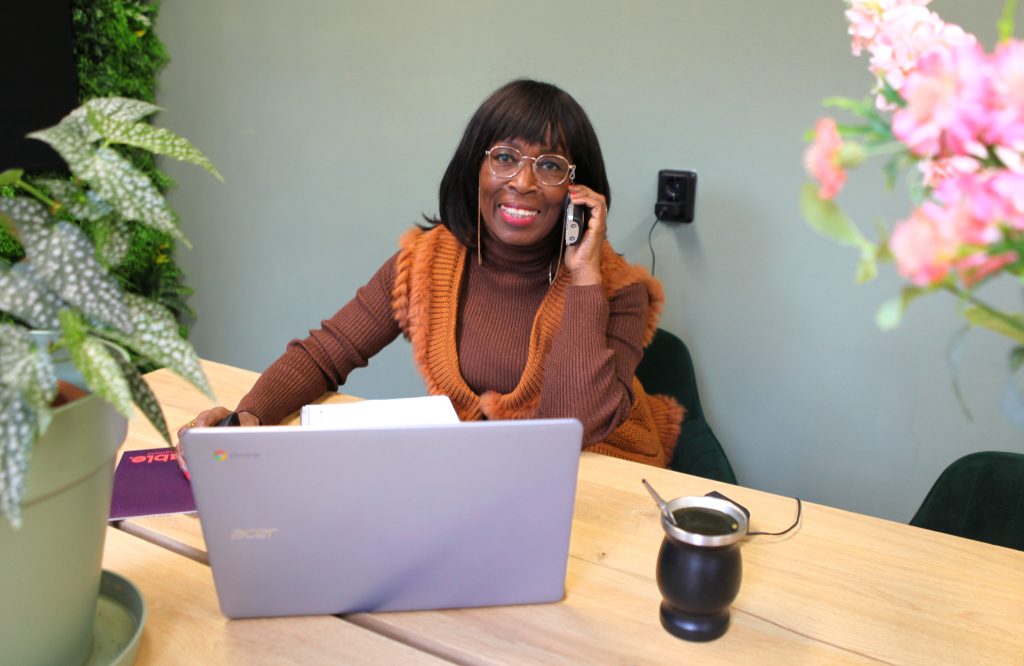 Yvonne aan het werk bij Livable