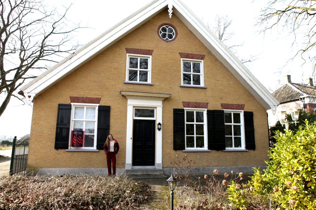 Liselot woont tijdelijk in een vrijstaande woning via leegstandbeheer.