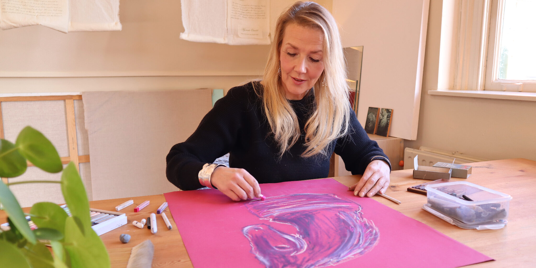 Anouk Hoeksema werkt in haar antikraak atelier via leegstandbeheer | Livable